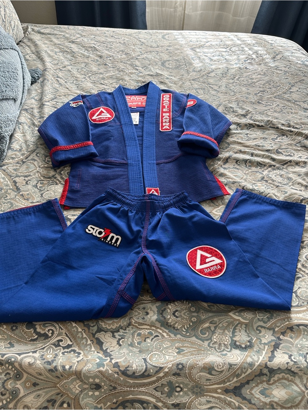Equipe Kids Y4- Blue Jiu-Jitsu Gi Set with Red Accents - Picture 2 of 5